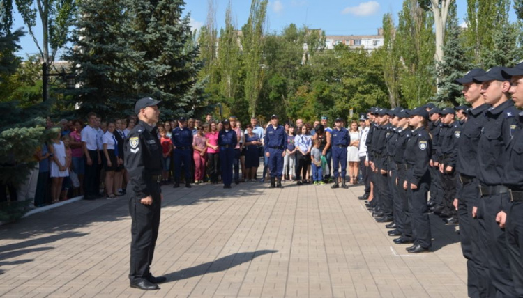 В полицейской академии в Мариуполе 50 первокурсников получили погоны курсанта (ФОТО+ВИДЕО)