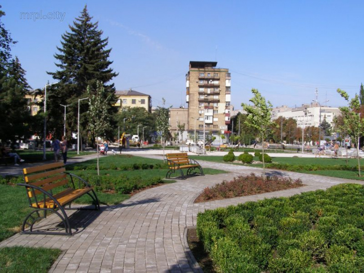Диковинки новой Греческой площади Мариуполя (ФОТО)