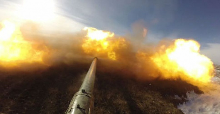 На Донбассе боевики обстреливают украинские позиции из гранатометов и боевых машин