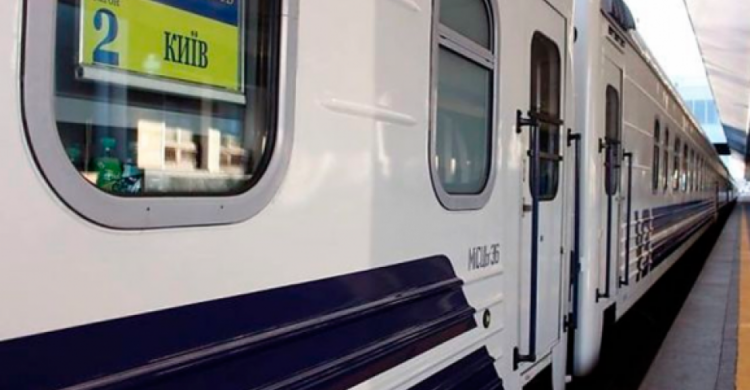 «Мариуполь-Киев» - в пятерке самых популярных поездов дальнего следования в Украине