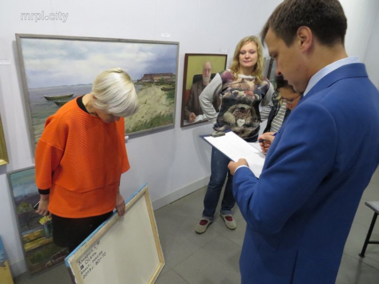 В Мариуполе продают произведения искусства, чтобы помочь художнику (ФОТО)