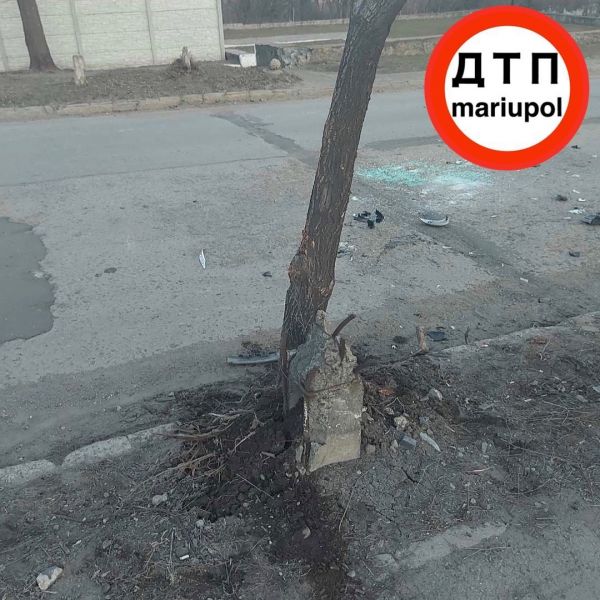 В Мариуполе водитель отвлеклась на телефон и «перевернула» автомобиль