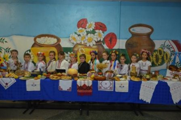 В мариупольских школах проводят дни национальных кухонь
