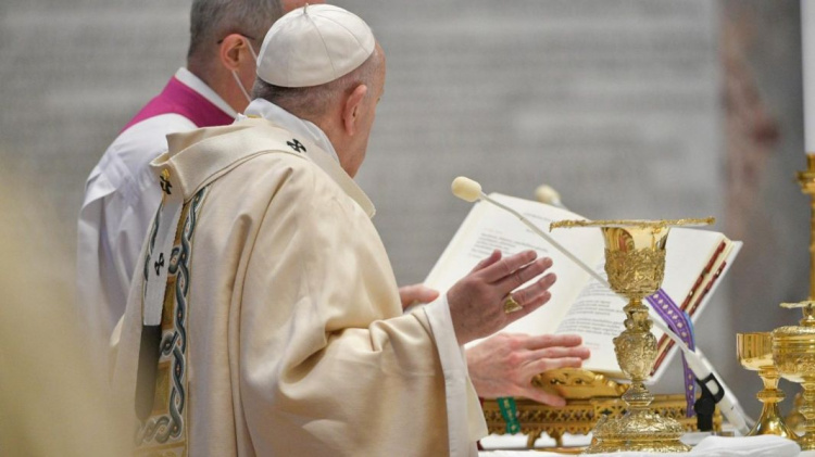 Папа Римский в пасхальном послании призвал освободить пленных на Донбассе