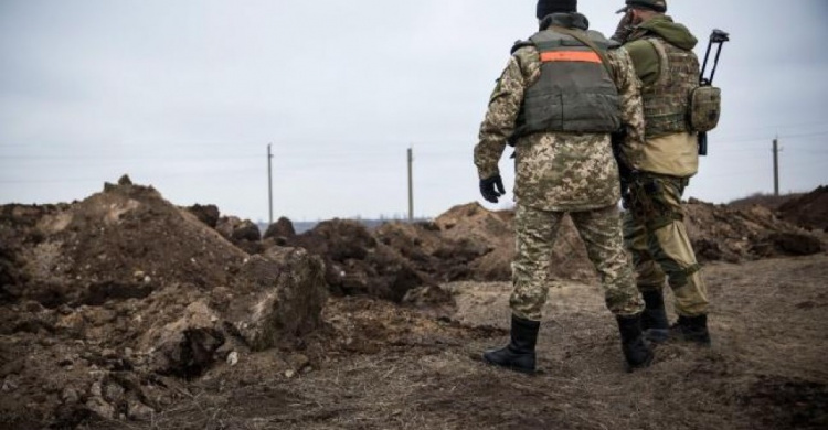 В канун праздника боевики 108 раз обстреляли из артиллерии и минометов украинские позиции
