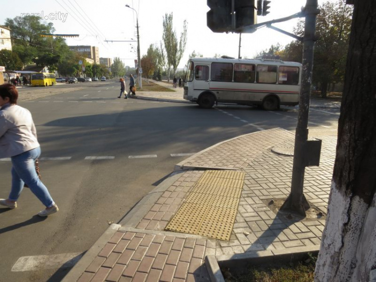 Еще один перекресток в Мариуполе стал комфортнее (ФОТОФАКТ)