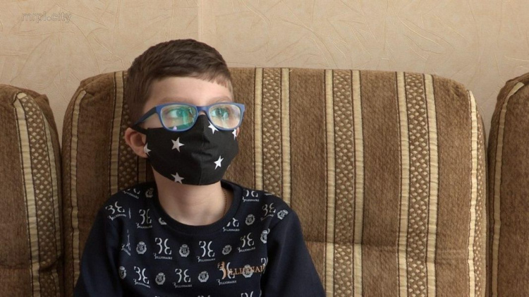 Мариупольцев просят помочь: семилетний мальчик нуждается в лекарствах и химиотерапии (ФОТО+ВИДЕО)