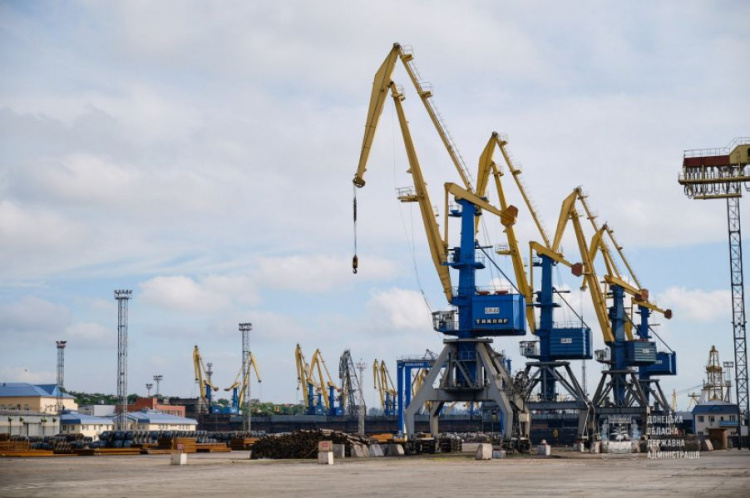  В мариупольском порту обсудили вопрос снятия блокады в Азовском море с председателем ОБСЕ