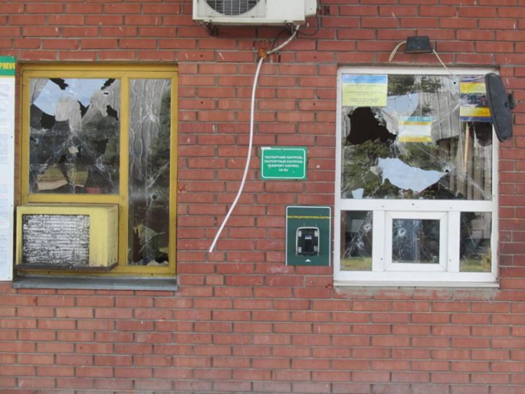 «Бояться было некогда»: воспоминание пограничницы, пережившей обстрел Новоазовска вблизи Мариуполя