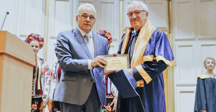 В Мариуполе президент Европейской организации получил звание профессора (ФОТО)