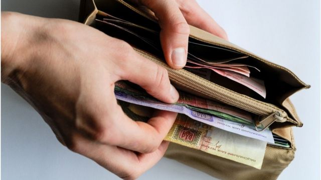 В Україні середня зарплата зросла до 16 тис. грн – як це вплине на пенсійні виплати