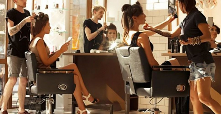 Как привлечь новых клиентов в салон красоты: 3 шага к успеху