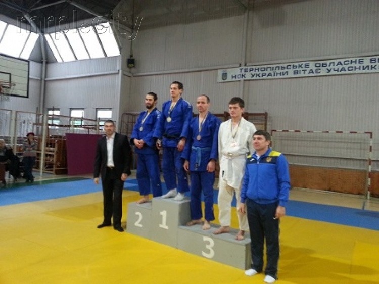 Мариупольские дзюдоисты завоевали 8 медалей на чемпионате Украины