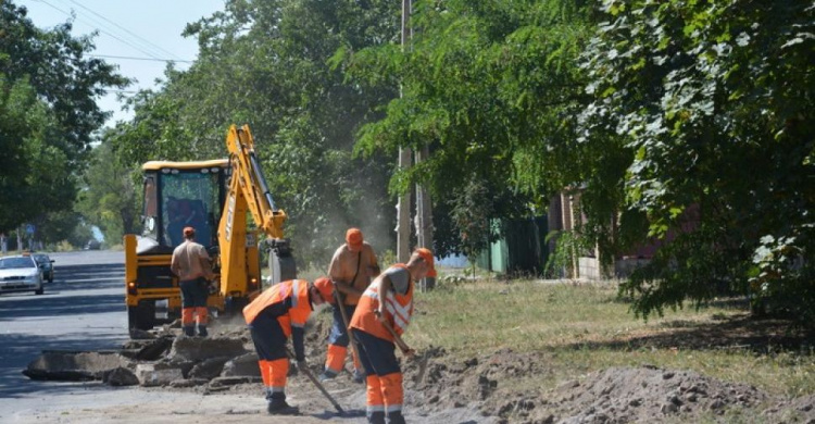 В Мариуполе доведут до конца начатый четыре года назад ремонт дороги (ФОТО)