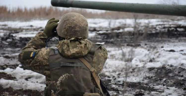 Позиции украинских военных в Донбассе обстреляли из запрещенных минометов. Погиб военный