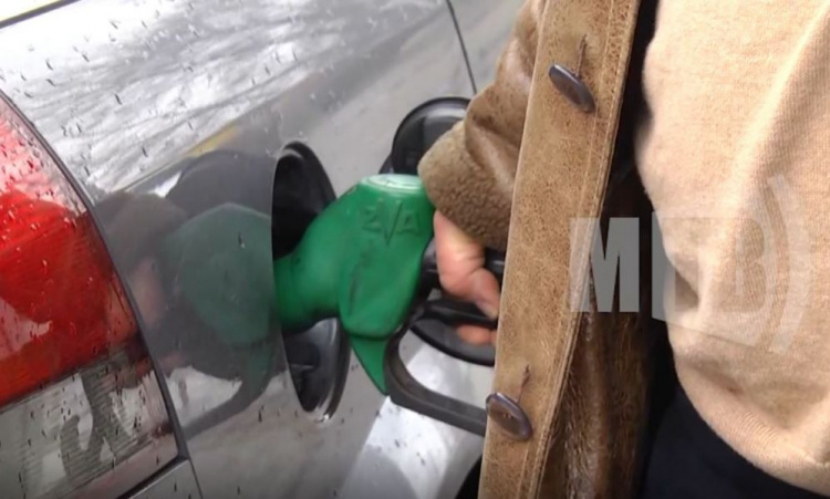 Очереди на автозаправках: мариупольцы  раскупают бензин