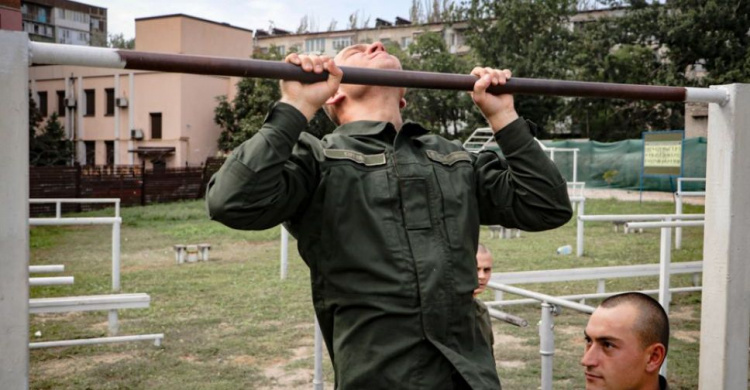 Как военные, защищающие Мариуполь, принимали участие в Дне физкультуры (ФОТОРЕПОРТАЖ)