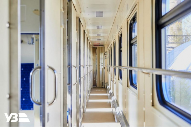 На мариупольских поездах появятся современные вагоны. Как они выглядят?