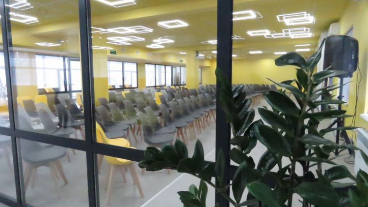 Центр новых возможностей 1991 Mariupol: какой стала библиотека им. Короленко (ФОТО+ВИДЕО-360°)