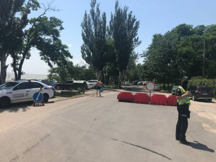 Мариупольским автомобилистам закрыли дорогу на Песчанку