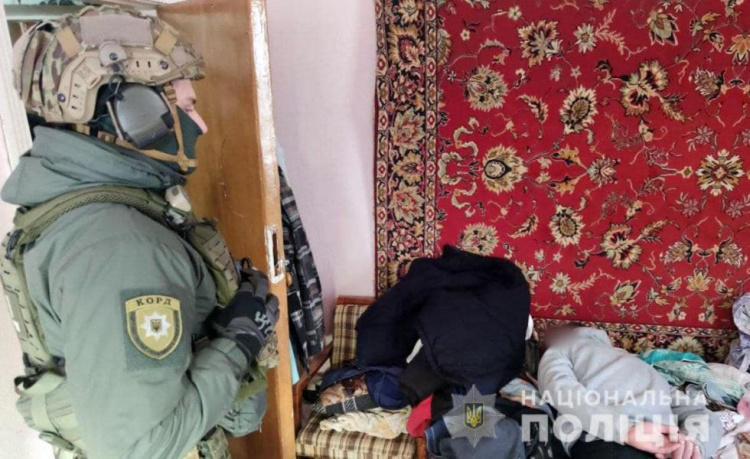 Во время сбыта боеприпасов задержан рецидивист в Донецкой области