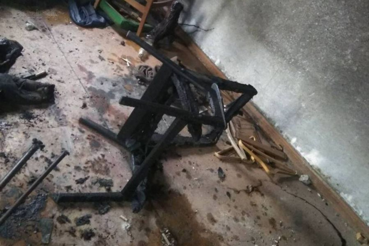 В Мариуполе горел дом – погиб мужчина (ФОТО)