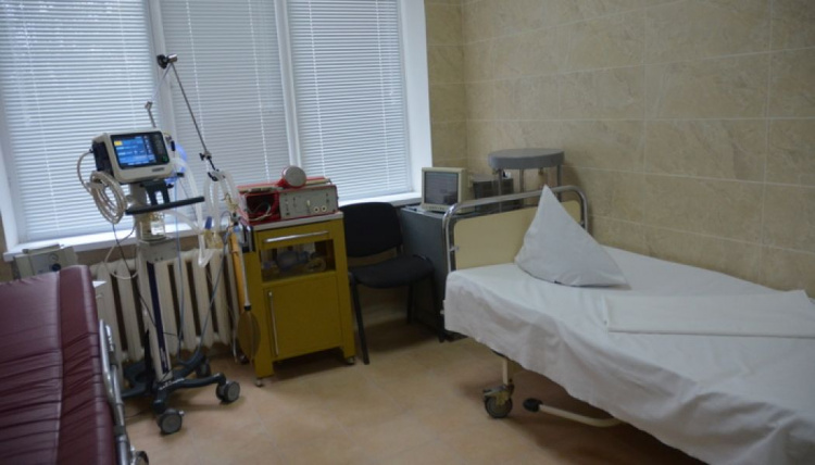 В мариупольской больнице №9 впервые за 21 год отремонтировали приемное отделение (ФОТО)