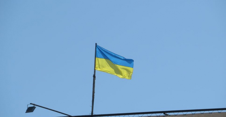 Над Мариуполем восстановлен государственный флаг Украины (ФОТОФАКТ)
