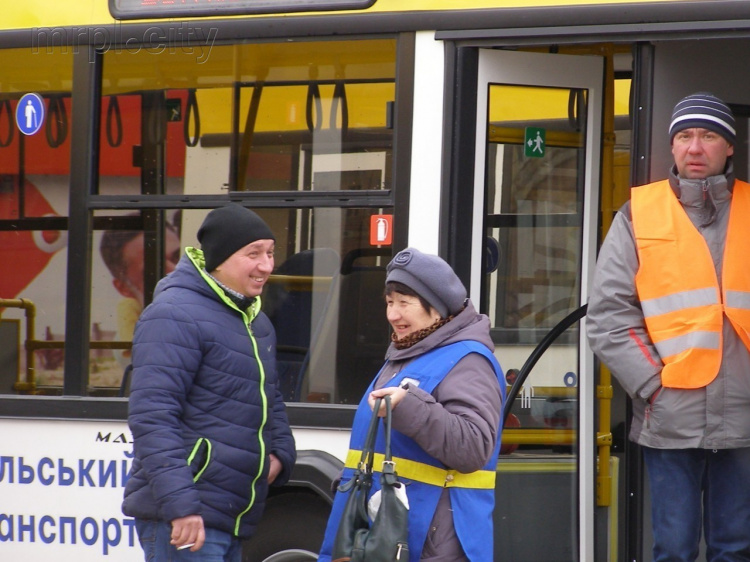 Проезд школьников Мариуполя в муниципальном транспорте составит 50% (ФОТО)