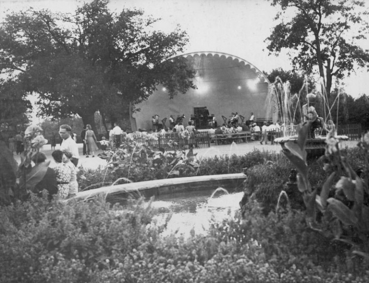 Як розвивався маріупольський парк культури і відпочинку у 1958 році - дослідження Сергія Бурова