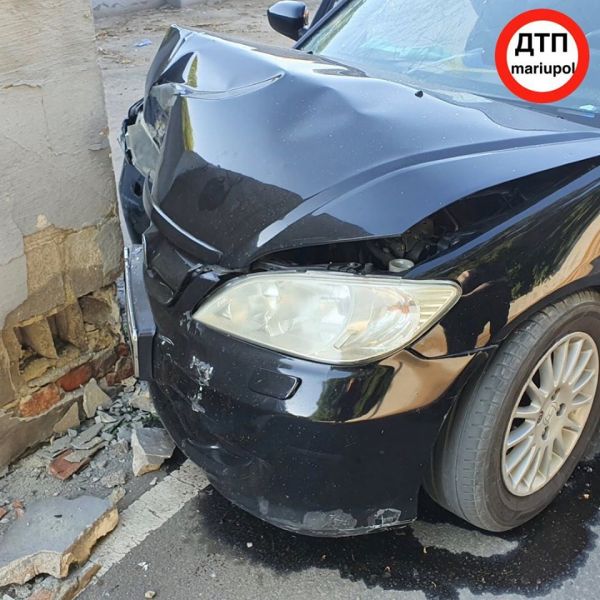 «Трезвый водитель» устроил аварию в Мариуполе: пострадали четыре человека