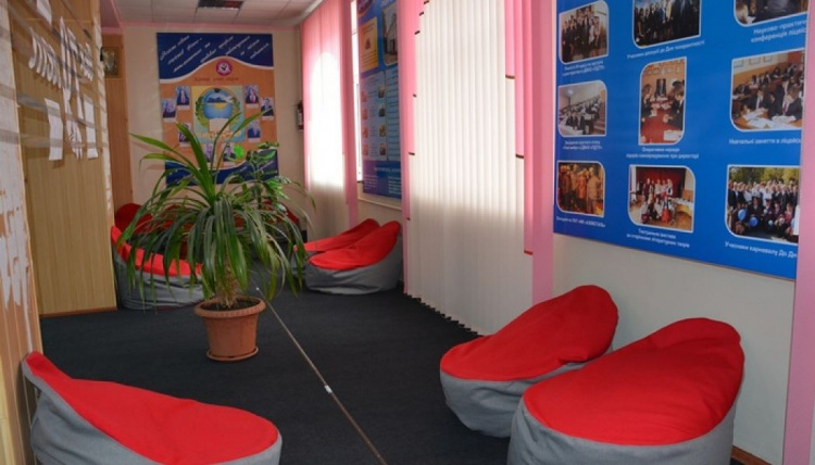 Учащиеся школы-лицея в Мариуполе будут проводить перемены в лаунж-зоне (ФОТО)