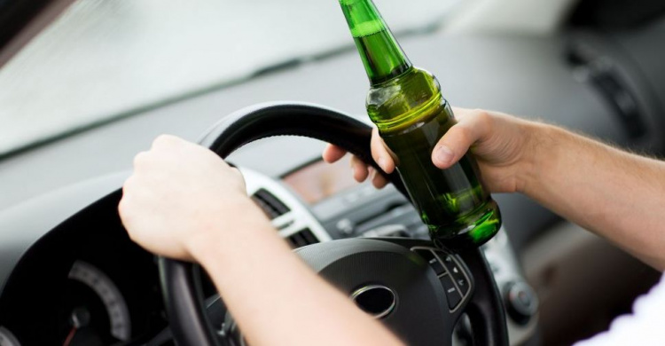 В Мариуполе водитель без документов превысил норму алкоголя в 13 раз (ВИДЕО)