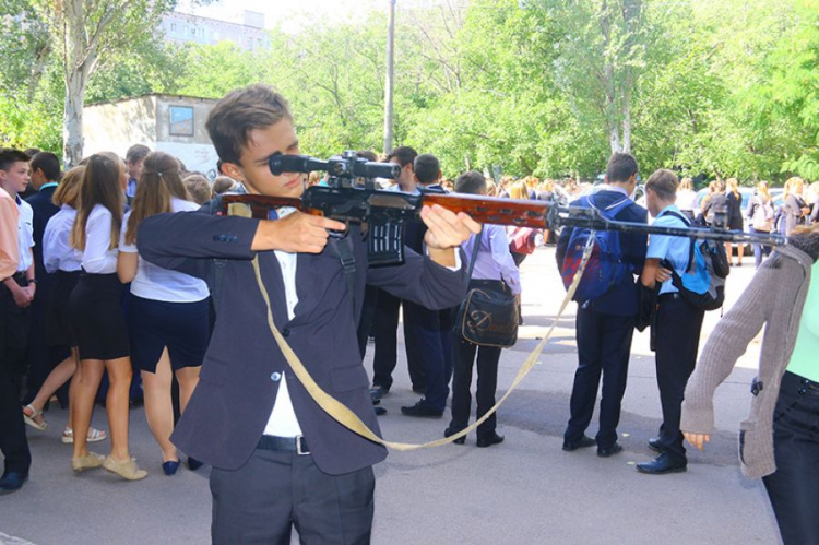 Мариупольские полицейские возобновили факультативы в школах (ФОТО+ВИДЕО)