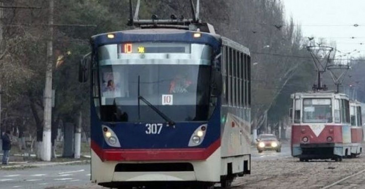 В Мариуполе пассажир трамвая избил кондуктора (ДОПОЛНЕНО)