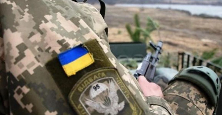 В Донбассе украинские позиции обстреляли с беспилотника: один боец ранен