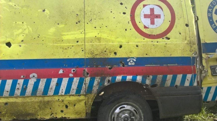 В Донбассе из минометов обстреляли машину медиков (ФОТО)