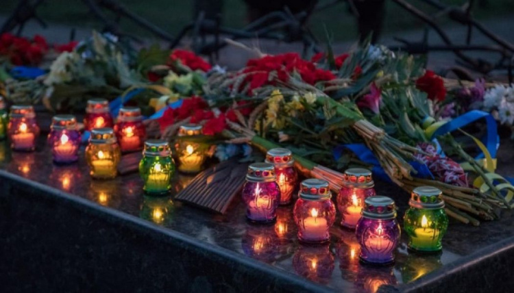 Мариуполь зажжет свечи в память о жертвах голодоморов