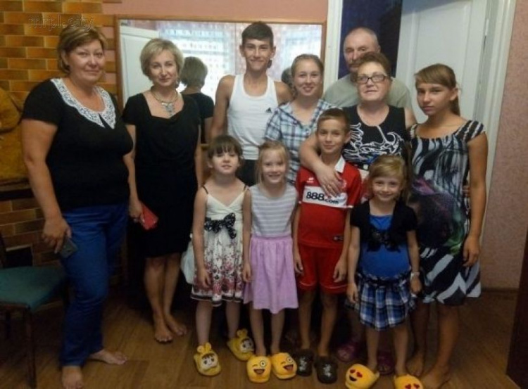 С начала года в Мариуполе усыновлен 31 ребенок - 12 уехали жить заграницу (ФОТО)