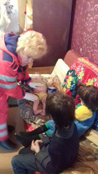 В Мариуполе дети просидели несколько суток в закрытой квартире (ФОТО)