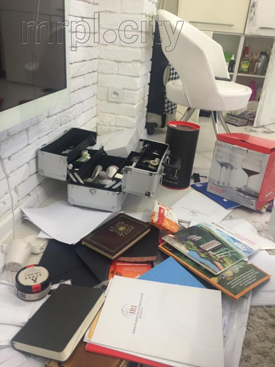 Резонанс: В Мариуполе взломали квартиру депутата горсовета (ФОТО)