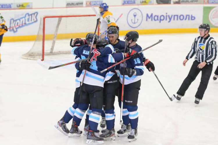 Большой хоккей в Мариуполе: год назад открыли ледовую арену Mariupol Ice Center