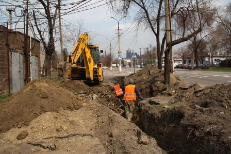 В апреле завершат работы по ремонту водовода в Кальмиусском районе