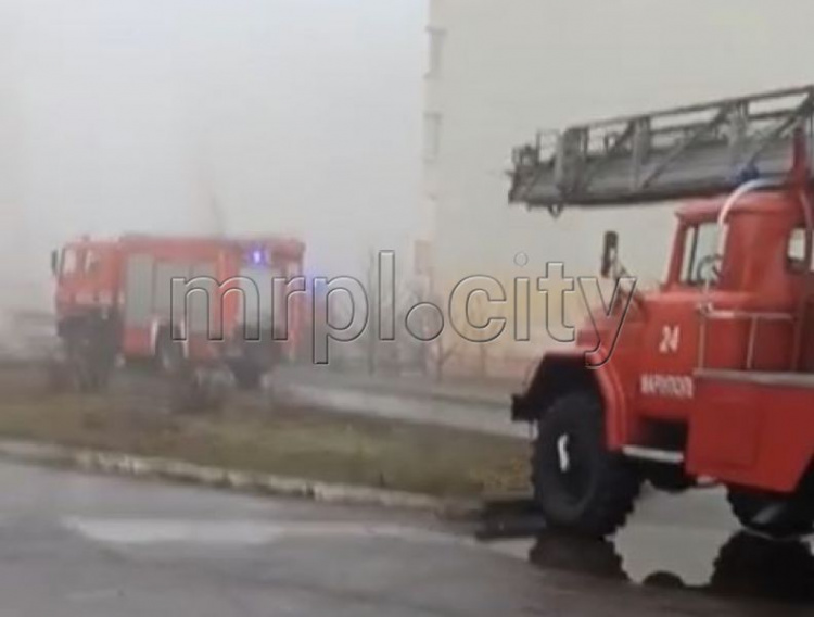 В микрорайон «Восточный» в Мариуполе съехались пожарные