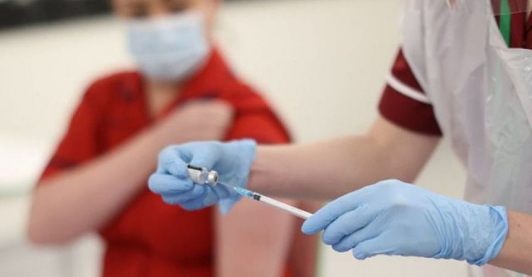 Минздрав Украины дал разъяснения касательно противопоказаний к вакцинации от COVID-19