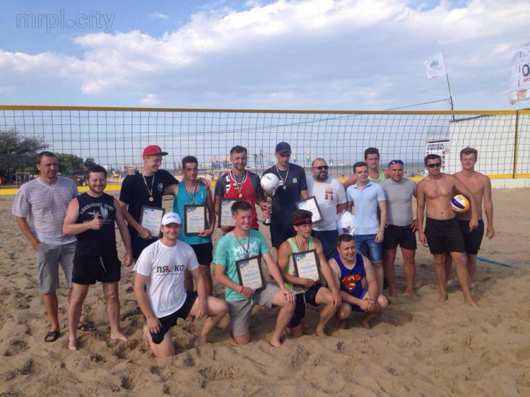 Мариупольцы одержали победу в турнире по пляжному волейболу (ФОТО)
