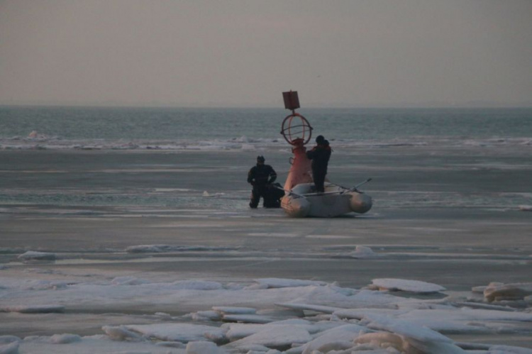 Подрыв в акватории Азовского моря: под Мариуполем обнаружили потенциально опасный предмет