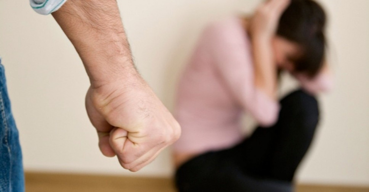 Ежедневно в Мариуполе фиксируется 4-5 фактов домашнего насилия