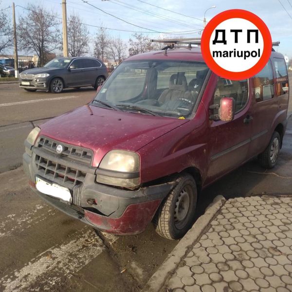 Тройное ДТП в Мариуполе: от удара автомобиль вылетел на «встречку»