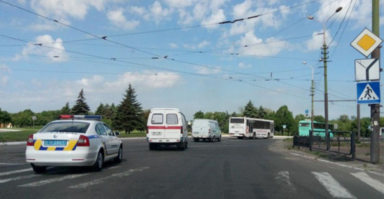 Не все водители соблюдают правила при приближении автобусов с детьми, - полиция Донецкой области